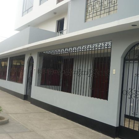 Strenua - Las Quintanas Hostel Trujillo Exterior foto